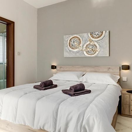 Chic 2Br Penthouse Steps From The Promenade Sliema Exterior foto