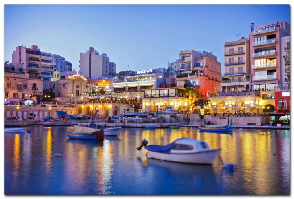 Chic 2Br Penthouse Steps From The Promenade Sliema Exterior foto