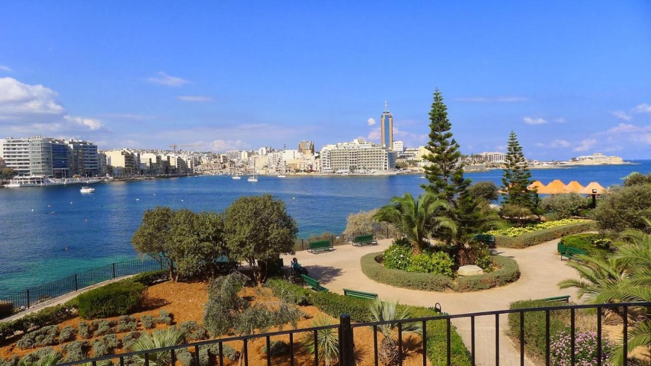 Chic 2Br Penthouse Steps From The Promenade Sliema Exterior foto