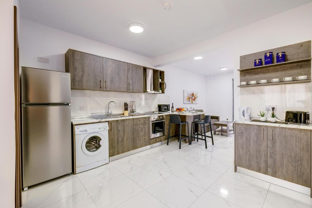Chic 2Br Penthouse Steps From The Promenade Sliema Exterior foto