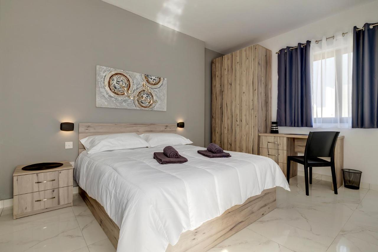 Chic 2Br Penthouse Steps From The Promenade Sliema Exterior foto